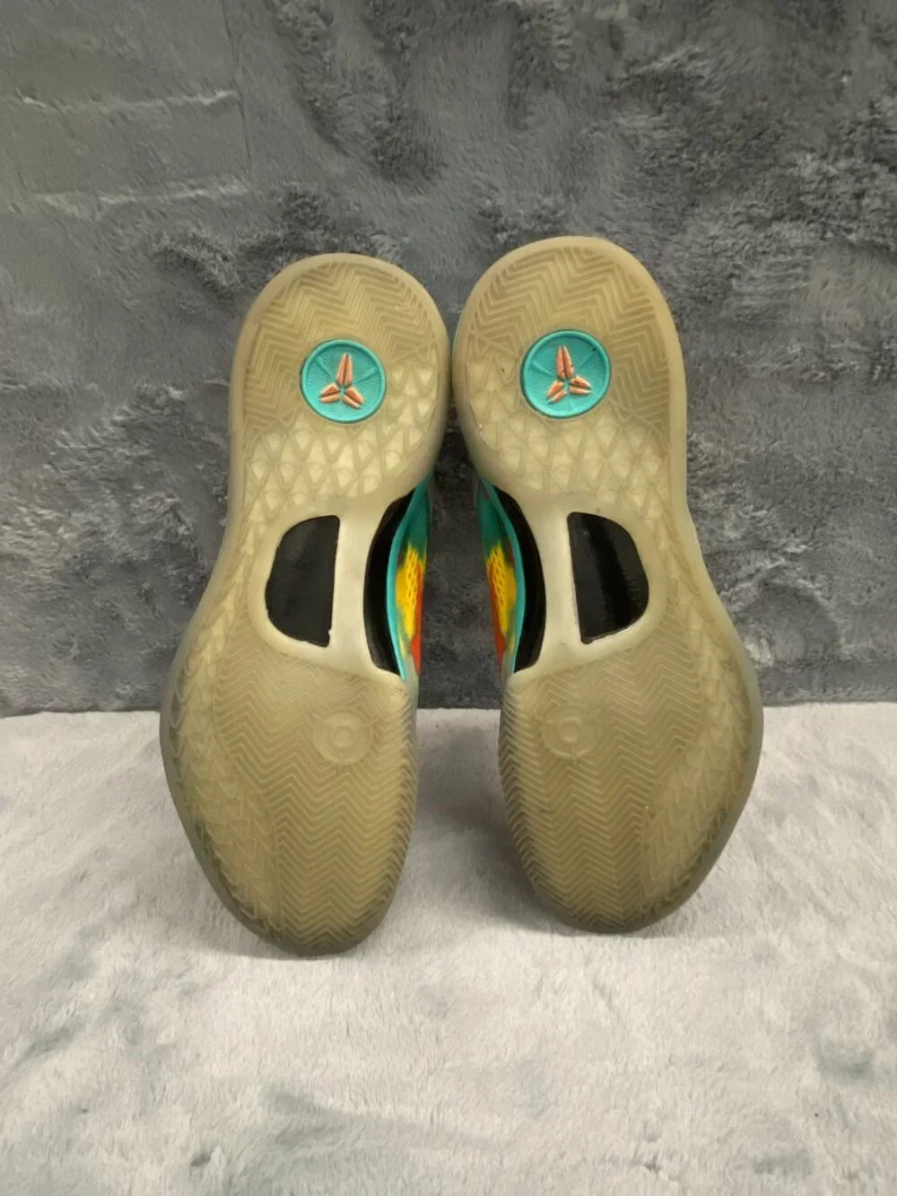 Nike Kobe Bryant 8 Venice Beach Shoes Mens Size 8 Green Yellow Orange Sneakers